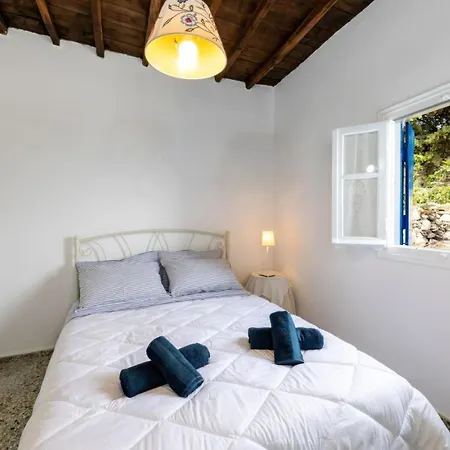 Pauvre Maison With Sea View Holiday home